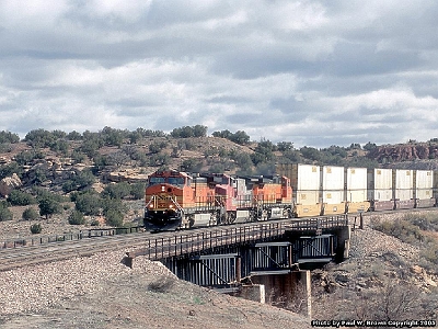 BNSF 5125 at MP 199 Hauck, AZ in March 2005..jpg